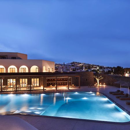 Orama Hotel & Spa Fíra Kültér fotó The resort at night