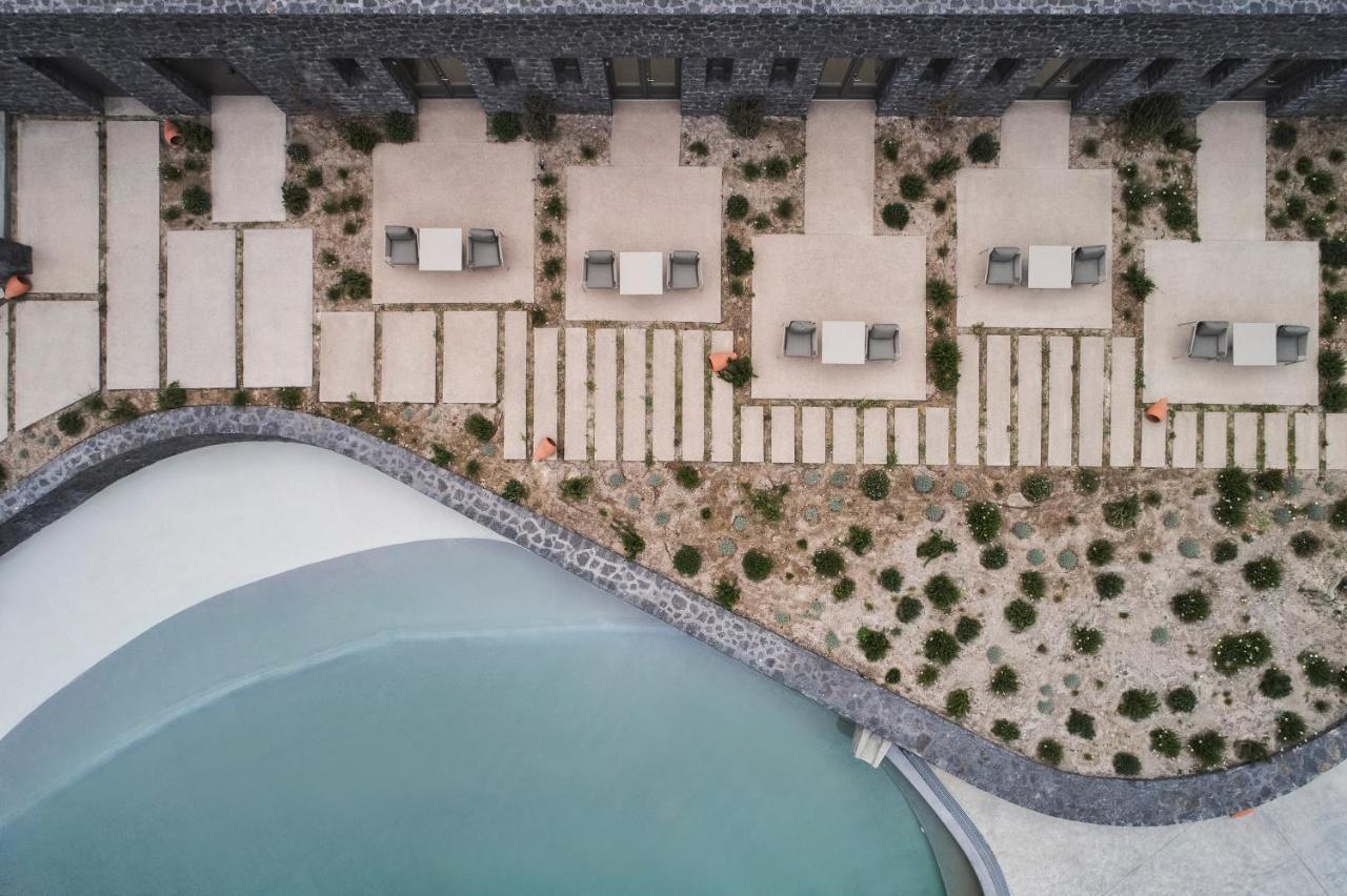 Orama Hotel & Spa Fíra Kültér fotó Aerial view of the hotel