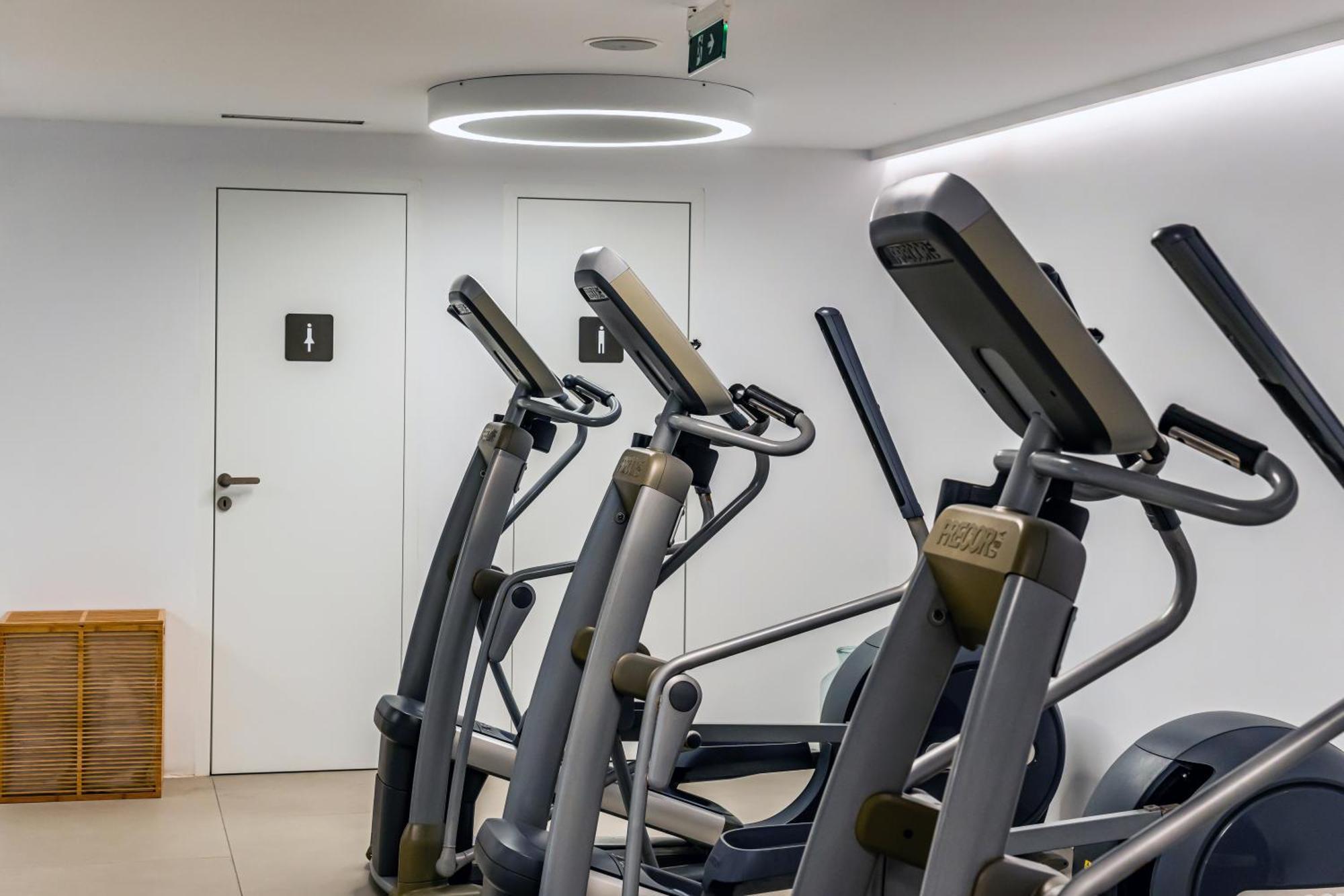 Orama Hotel & Spa Fíra Kültér fotó Elliptical cross trainer