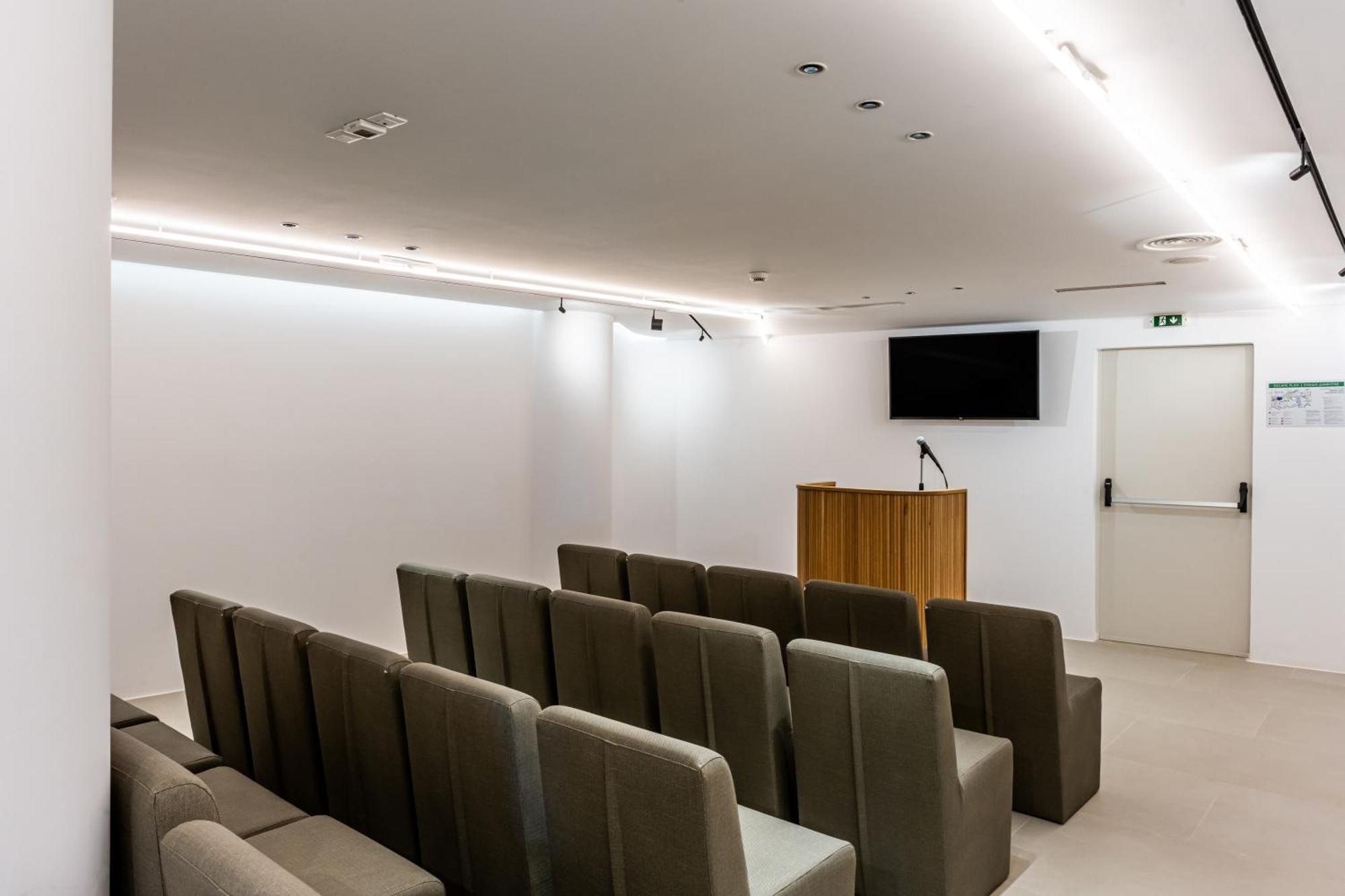 Orama Hotel & Spa Fíra Kültér fotó The lecture room